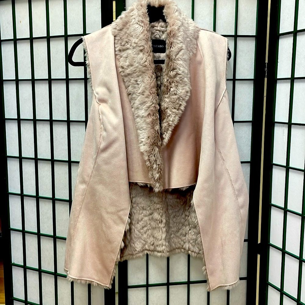 Gorgeous Dolce CABO Faux Fur Cream Vest